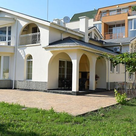 Hotel Eva Ravda Bagian luar foto
