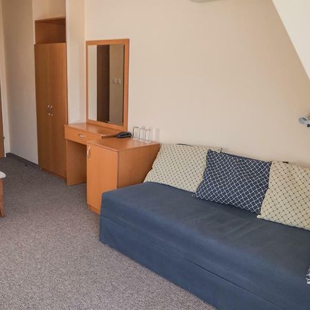 Hotel Eva Ravda Bagian luar foto