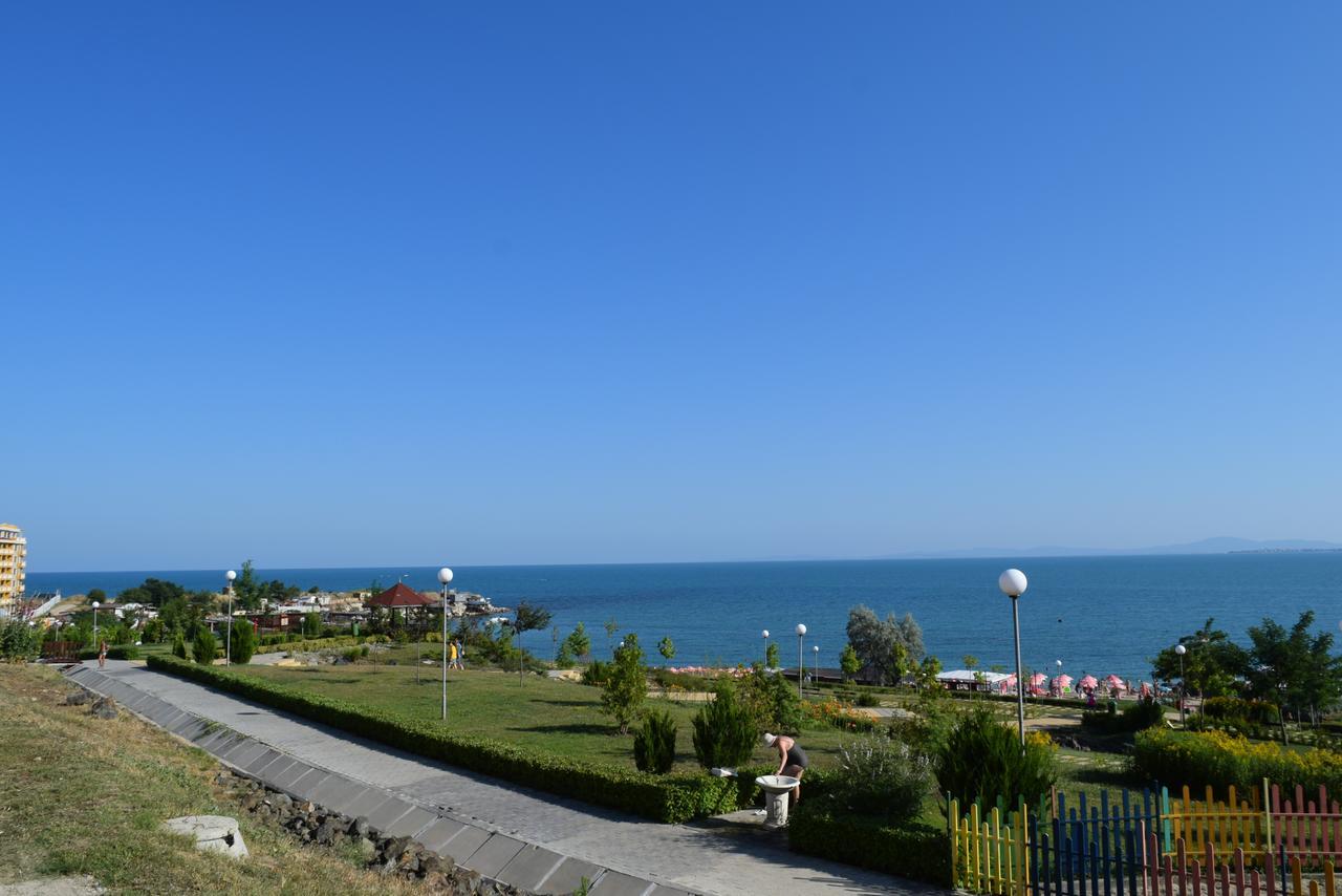 Hotel Eva Ravda Bagian luar foto