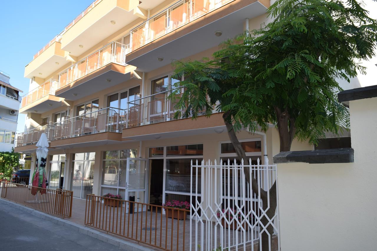 Hotel Eva Ravda Bagian luar foto