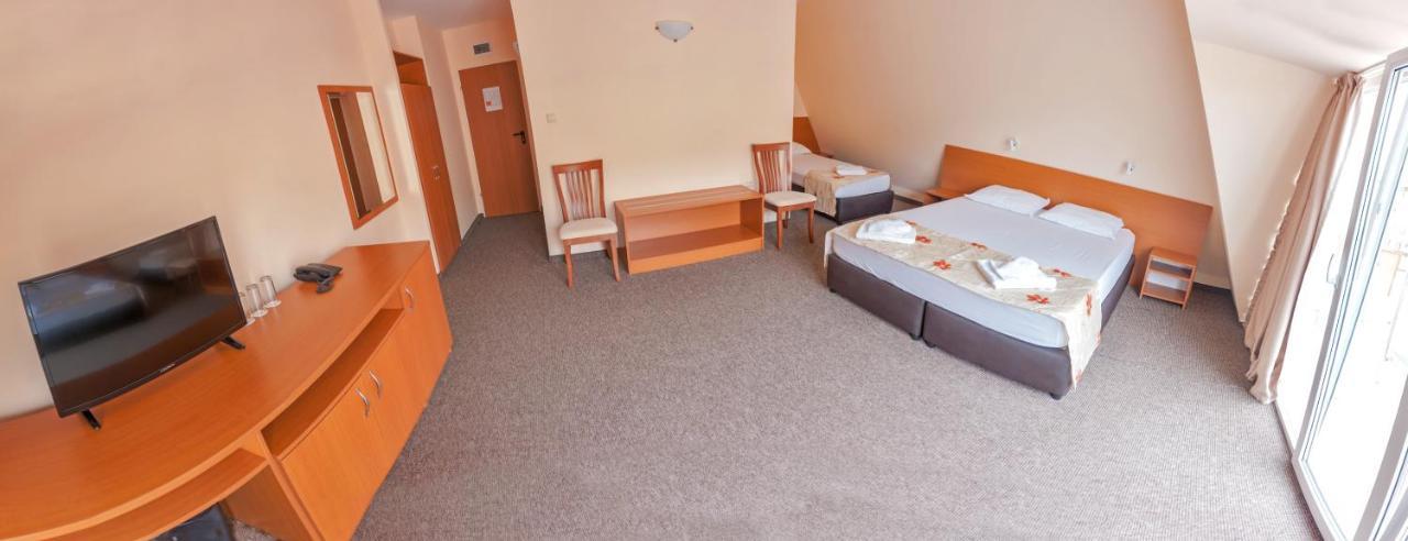 Hotel Eva Ravda Bagian luar foto