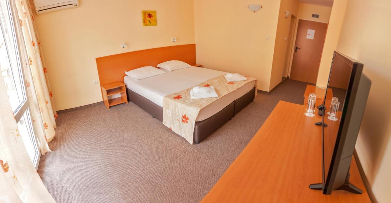 Hotel Eva Ravda Bagian luar foto