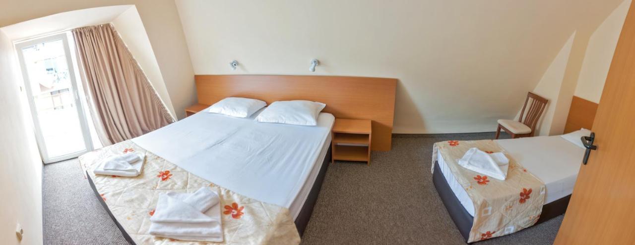 Hotel Eva Ravda Bagian luar foto